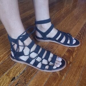 Frye sandals womens 8 Blair Suede Side Ghillie Gladiator black